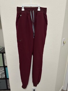 Women’s Figs Scrubs Jogger Pants!